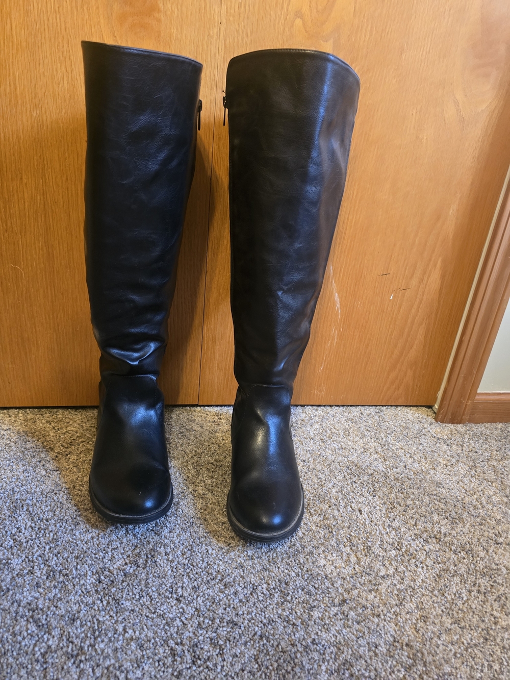 Classic Black Knee-High Women's Boots